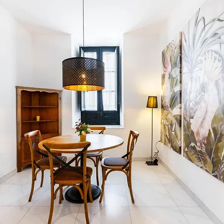 Expoholidays - Center Apartment